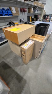 Assorted Lot of 4 kitchen cabinets
