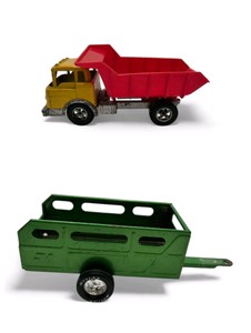 Lot of 2 Vintage Hubley Kiddie Toy Diecast Metal Cattle Trailer & Dump Truck