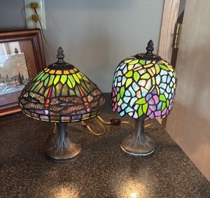 (2)Tiffany-style lamps