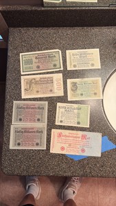 Collection of foreign currency. This lot must be paid for with cash. online or credit card not allowed for any foreign currency