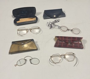 4 Pairs of Vintage Eyeglasses with Cases