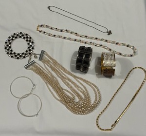 7 Pieces of Jewelry