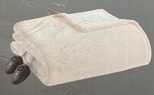Queen Heated Blanket  Beautyrest 84 in. x 90 in. Heated Waffle Plush w Sherpa Reverse Queen Blanket  Whisper White  Retail $375