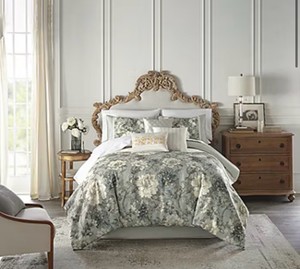 Full - Broadhaven Emery 7-pc. Embellished Comforter Set - one comforter, two shams, three decorative pillows, one bed skirt  Retail $119