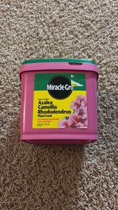 MiracleGro Azalea Camellia Rhododendron Plant Food For Evergreens and All Other Acid-Loving Plants 3.75 Pounds of Water Solube Plant Food