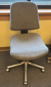Gray chair  (r218)