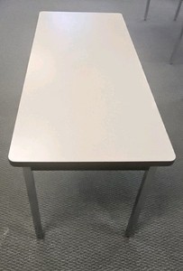 DESK (R216)