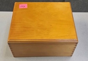 wooden keepsake box (R216)