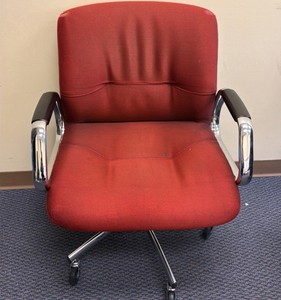 chair  (r218)