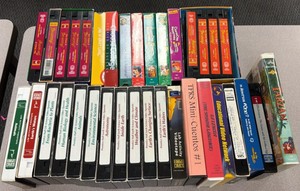 lot of VHS tapes(R214)