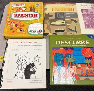 Spanish resource books intermediate (R214)