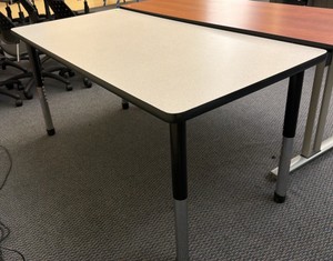 table  (r202)