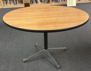 48 inch round table  (r203)