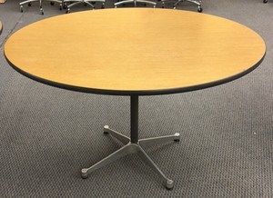 48 inch round table  (r203)