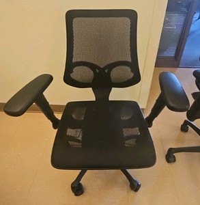 office chair (Hall 2F)