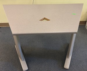 table  (r212)