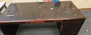 wooden desk (r215)