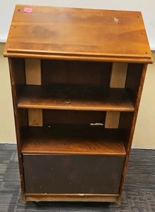 vintage wooden lectern  (r213)