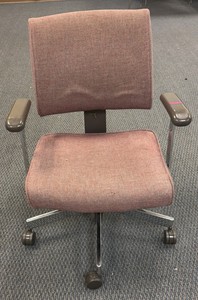 chair  (r210)