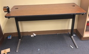 desk  (r210)