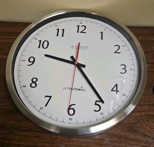 wall clock 14in  (r210)