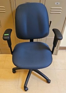 blue office chair (Hall 2F)