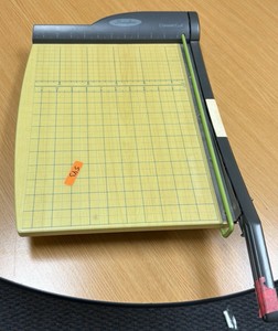 paper cutter (r204)