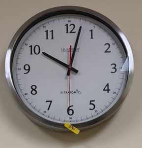 Wall clock (r208)