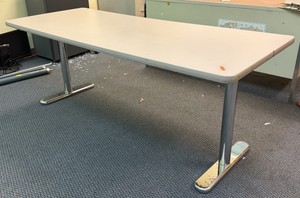 table (r206)