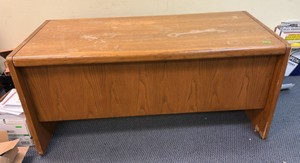 Oak desk (r206)
