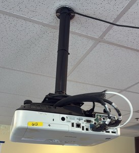 Epson projector (R217)