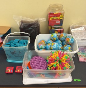 squish balls, beads cubes (R128)