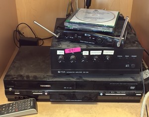 Vintage Toshiba VCR and AMP (R217)
