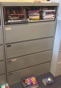 shelf  (r211)