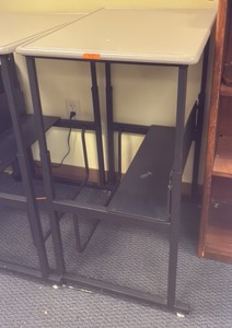 desk  (r211)