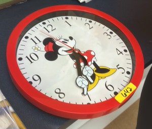 Minnie Mouse clock (R126)