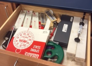 spring scale and supplies (r134)