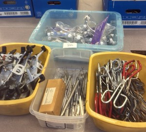 beaker tongs and goggles miscellaneous items (r134)