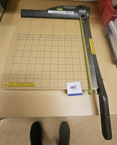 paper cutter (R127)