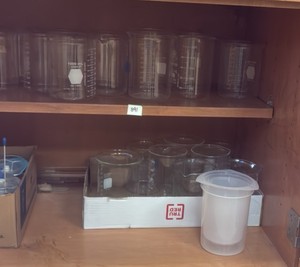 beakers (r134)