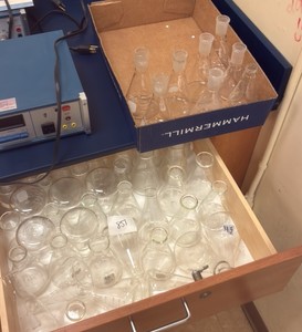 beakers (r134)