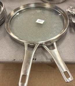 pan and pot lids (R132)