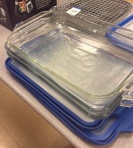 glass baking dish (R132)