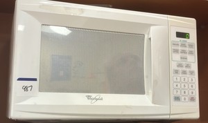 Whirlpool microwave(R132)