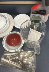 miscellaneous kitchen wear (R132)