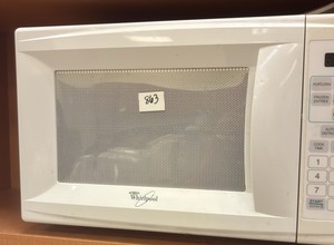 Whirlpool microwave (R132)
