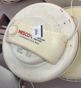 Nesco, food, dehydrator, and jerky maker (R132)