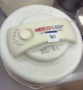 Nesco, food, dehydrator, and jerky maker (R132)