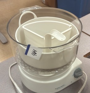 Black & Decker flavor scenter steamer (R132)