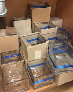 Glass containers and specimen, collection container containers (R132)